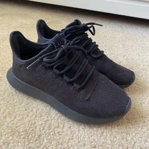 kids size 4/womens 6 all black adidas sneakers